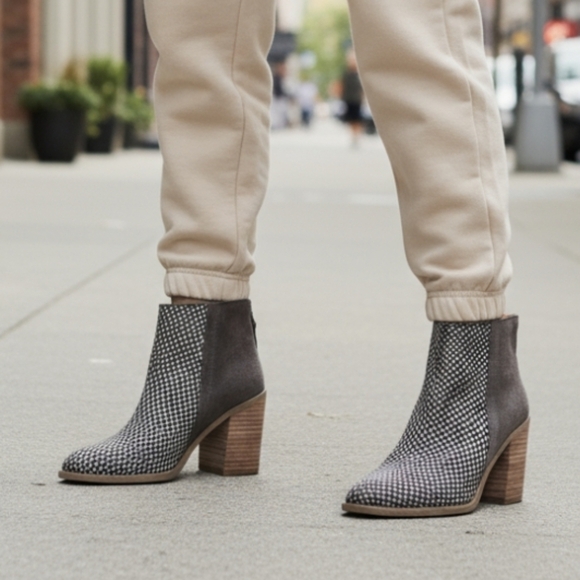 Madden Girl Shoes - MADDEN GIRL gray print  booties "MOCCHA"  gray nubuck stacked heels sz 6